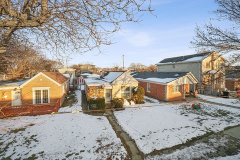Tiny photo for 5735 N Ottawa Avenue, Chicago, IL 60631 (MLS # 12530432)