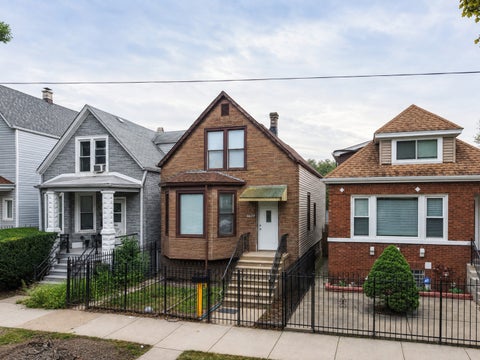 Photo of 4637 W Mclean Avenue, Chicago, IL 60639 (MLS # 12747066)