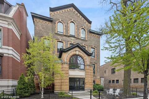 1849 N Hermitage Avenue 301 Chicago IL 60622