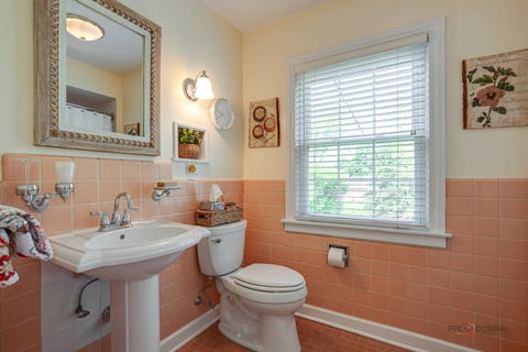 Tiny photo for 912 OXFORD Road, Deerfield, IL 60015 (MLS # 12661000)