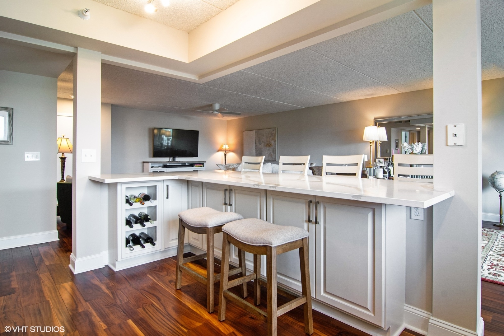 10 S Wille Street 506