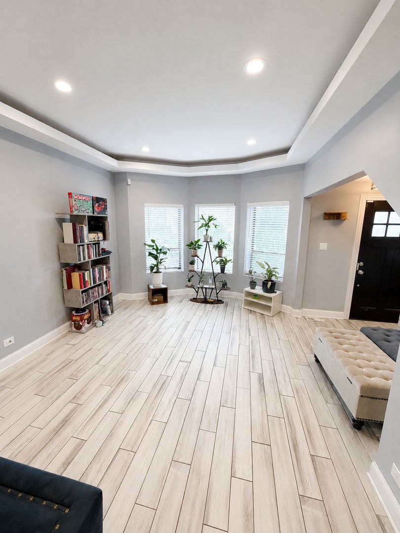1506 E Marquette Road