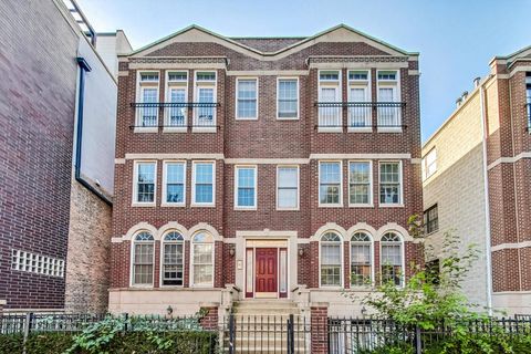 3042 N Oakley Avenue 2S Chicago IL 60618