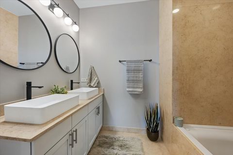 Tiny photo for 2545 S DEARBORN Street #509, Chicago, IL 60616 (MLS # 12516634)