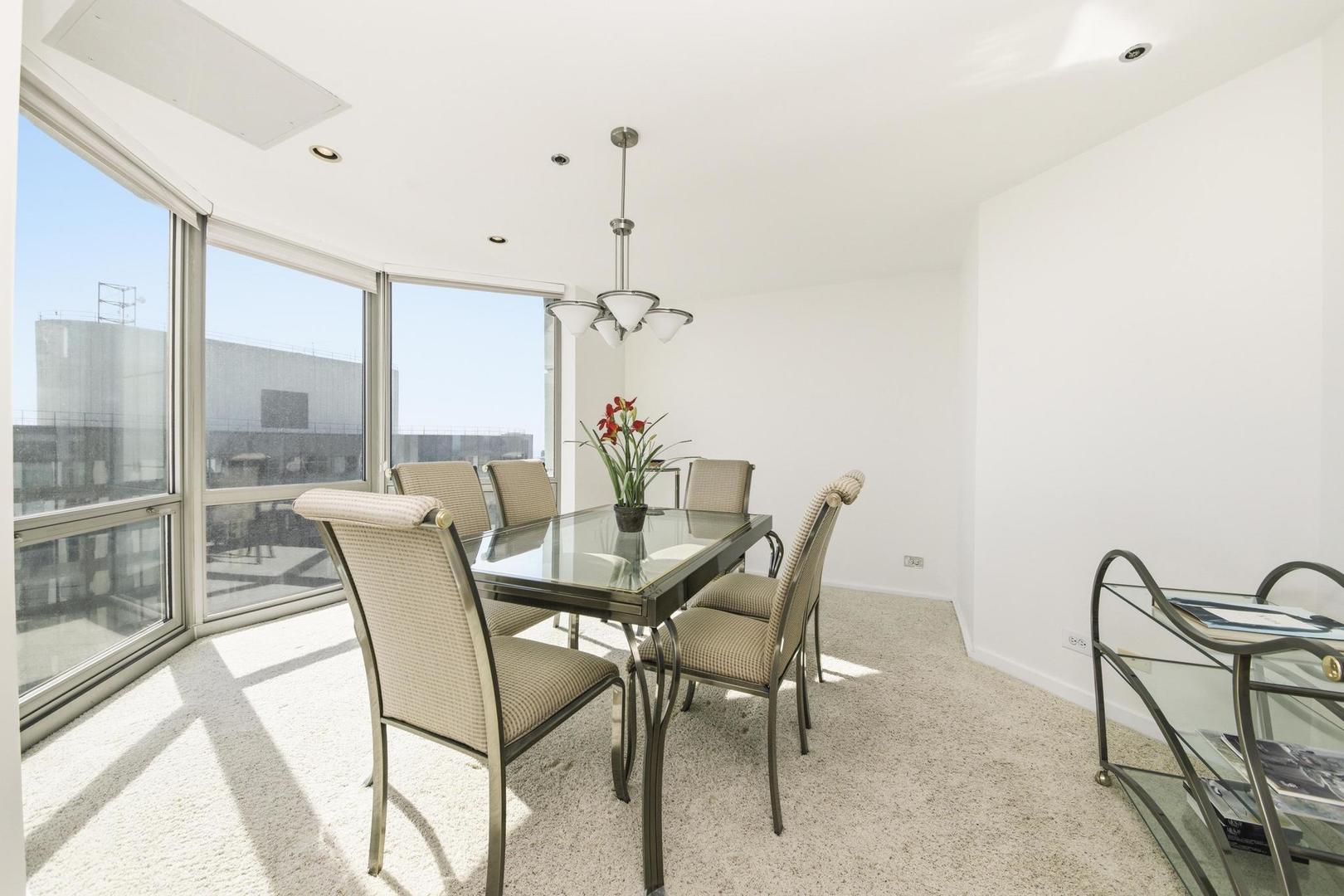 195 N Harbor Drive 5502