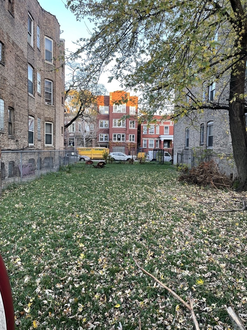 6126 S Vernon Avenue