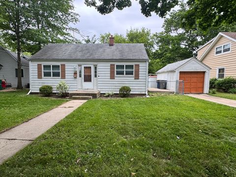 Photo of 16 S Clifton Avenue, Elgin, IL 60123 (MLS # 12484551)
