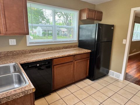 Tiny photo for 16 S Clifton Avenue, Elgin, IL 60123 (MLS # 12484551)