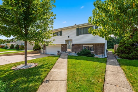Tiny photo for 78 S Clarendon Avenue, Addison, IL 60101 (MLS # 12739643)