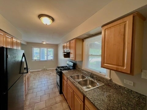 606 E 164th Place