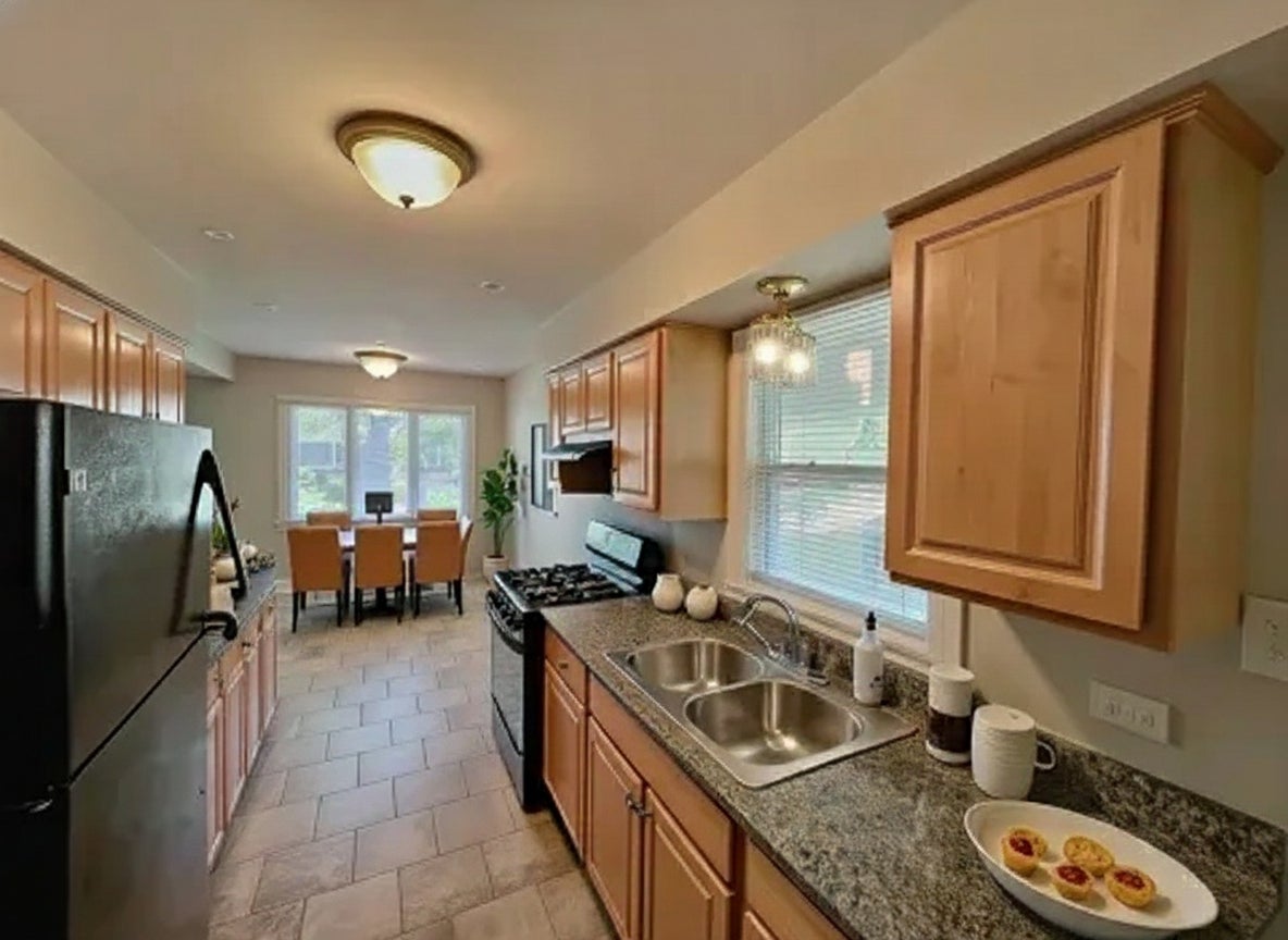 606 E 164th Place