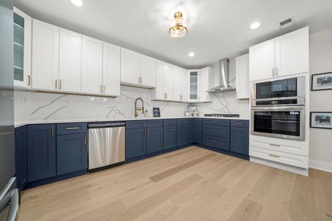 Tiny photo for 6144 N Maplewood Avenue, Chicago, IL 60659 (MLS # 12505445)