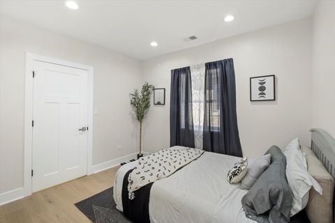 Tiny photo for 6144 N Maplewood Avenue, Chicago, IL 60659 (MLS # 12505445)