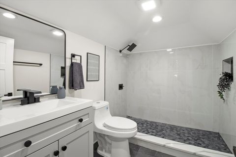 Tiny photo for 6144 N Maplewood Avenue, Chicago, IL 60659 (MLS # 12505445)