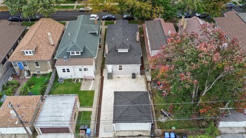 Tiny photo for 6144 N Maplewood Avenue, Chicago, IL 60659 (MLS # 12505445)