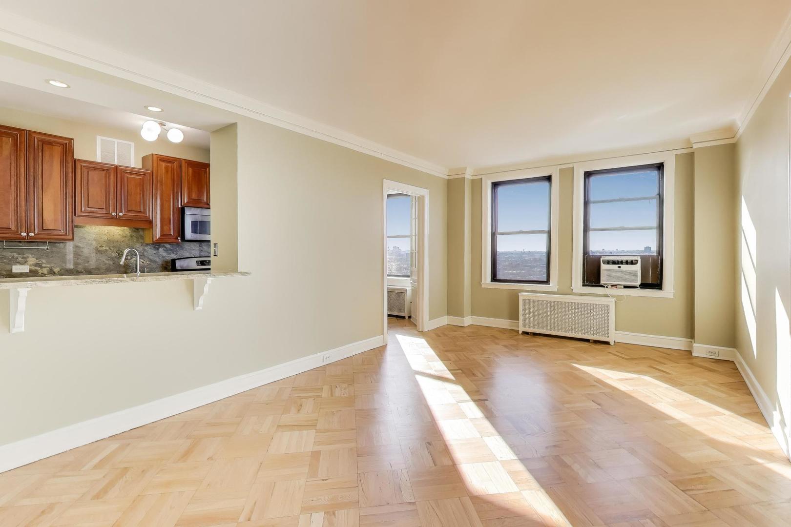 2000 N Lincoln Park West Avenue 1404