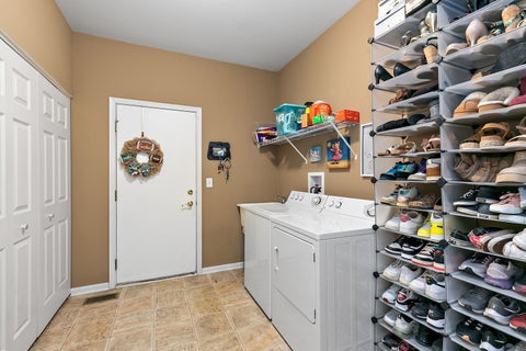 Tiny photo for 1527 Waterside Drive #1527, DeKalb, IL 60115 (MLS # 12674026)