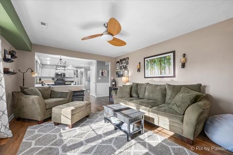 Tiny photo for 6N530 Crestwood Drive, St. Charles, IL 60175 (MLS # 12575864)