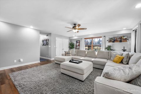 Tiny photo for 6N530 Crestwood Drive, St. Charles, IL 60175 (MLS # 12575864)