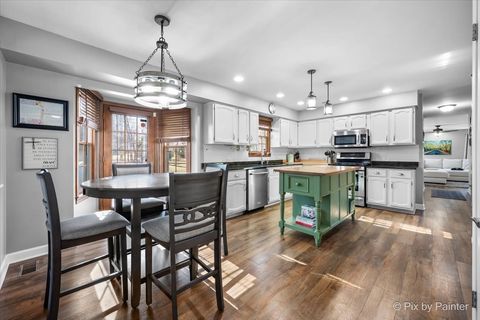 Tiny photo for 6N530 Crestwood Drive, St. Charles, IL 60175 (MLS # 12575864)