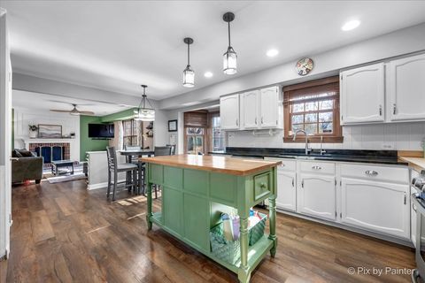 Tiny photo for 6N530 Crestwood Drive, St. Charles, IL 60175 (MLS # 12575864)