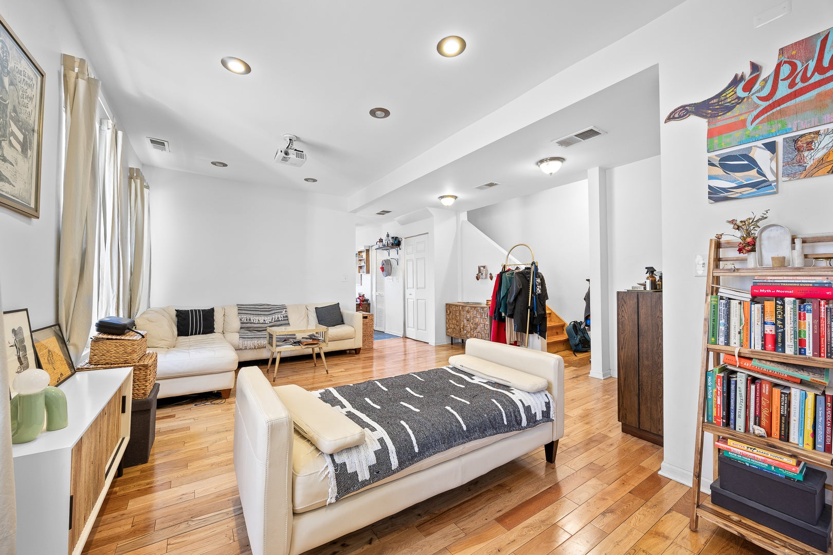 1527 W 18th Place