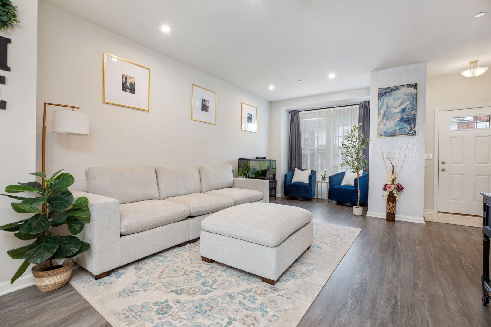 63 Nicholas Drive W