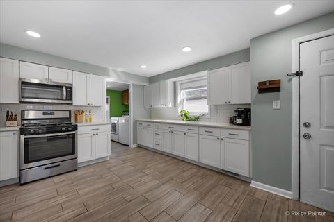 Tiny photo for 418 Houston Street, Batavia, IL 60510 (MLS # 12598080)