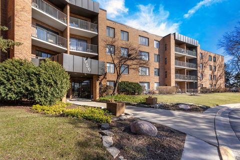 Tiny photo for 950 E Wilmette Road #330, Palatine, IL 60074 (MLS # 12587126)