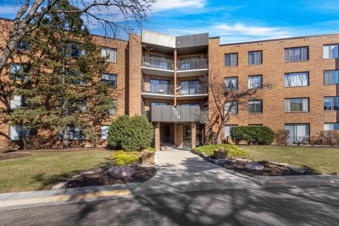 Photo of 950 E Wilmette Road #330, Palatine, IL 60074 (MLS # 12587126)