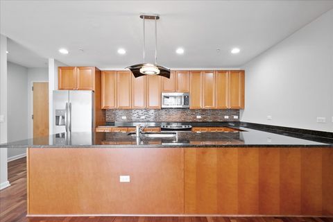 Tiny photo for 1720 Oak Avenue #502, Evanston, IL 60201 (MLS # 12491290)