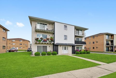 Tiny photo for 7306 W 86th Street #3B, Bridgeview, IL 60455 (MLS # 12467924)