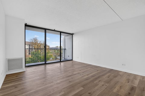 Tiny photo for 2015 S Finley Road S #608, Lombard, IL 60148 (MLS # 12786150)