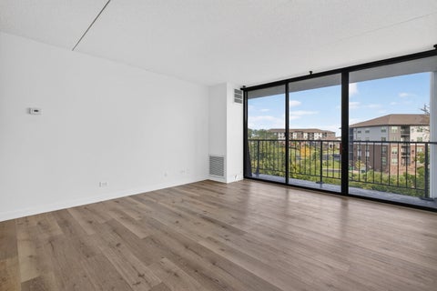 Tiny photo for 2015 S Finley Road S #608, Lombard, IL 60148 (MLS # 12786150)