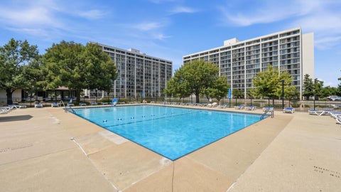 Tiny photo for 2015 S Finley Road S #608, Lombard, IL 60148 (MLS # 12786150)
