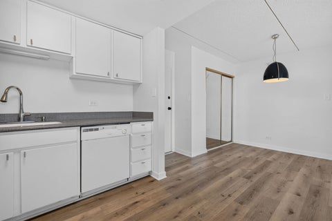 Tiny photo for 2015 S Finley Road S #608, Lombard, IL 60148 (MLS # 12786150)