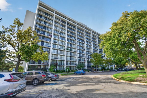 2015 S FINLEY RD APT 608, LOMBARD, IL 60148 - Image d908d074ca4cea6a27835ebb670ffbbe/4157007061