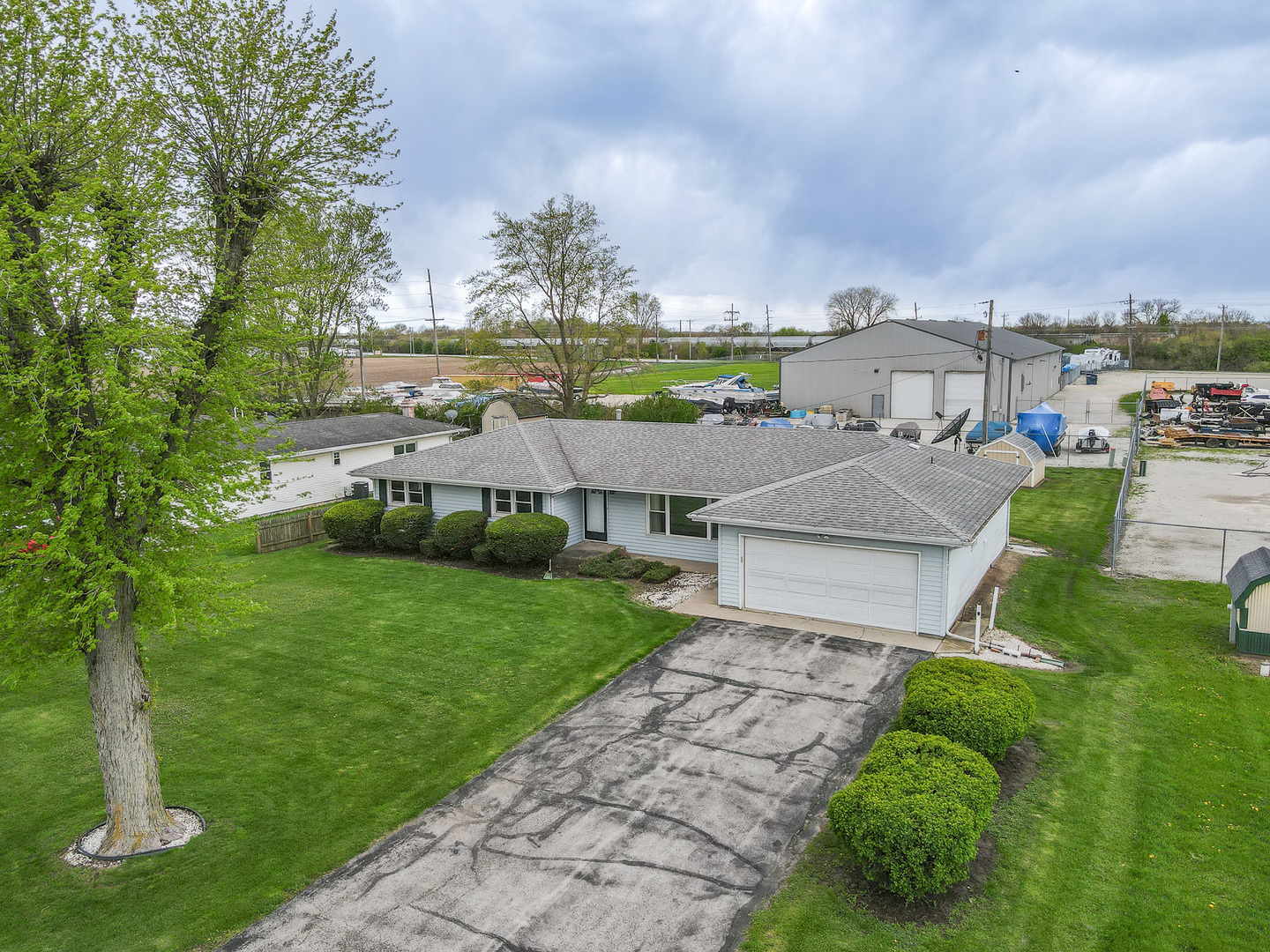 8050 N 2000e Road