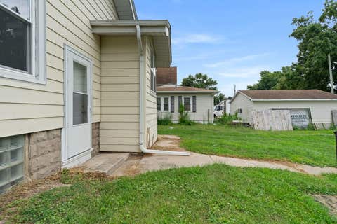 Tiny photo for 424 S Concord Street, Davenport, IA 52802 (MLS # 12733471)