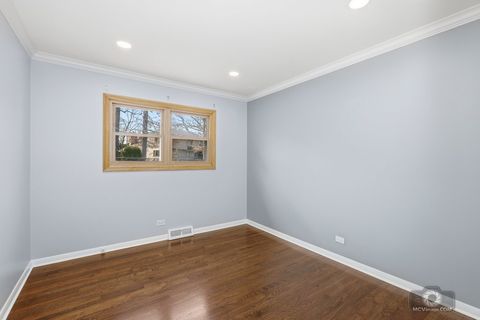 Tiny photo for 254 S CEDAR Avenue, Wood Dale, IL 60191 (MLS # 12598004)