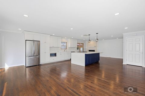 Tiny photo for 254 S CEDAR Avenue, Wood Dale, IL 60191 (MLS # 12598004)