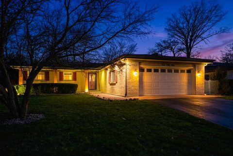 Tiny photo for 254 S CEDAR Avenue, Wood Dale, IL 60191 (MLS # 12598004)