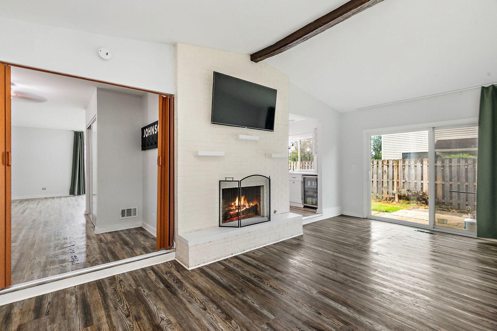615 Lakeview Court