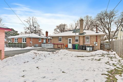 Tiny photo for 305 N Craig Place, Lombard, IL 60148 (MLS # 12514027)