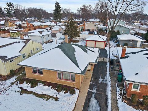 Tiny photo for 305 N Craig Place, Lombard, IL 60148 (MLS # 12514027)