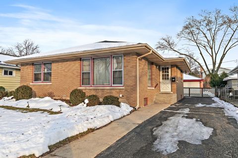Tiny photo for 305 N Craig Place, Lombard, IL 60148 (MLS # 12514027)