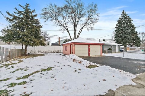 Tiny photo for 305 N Craig Place, Lombard, IL 60148 (MLS # 12514027)