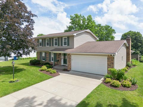 Tiny photo for 1025 8th Avenue N, Clinton, IA 52732 (MLS # 12675641)