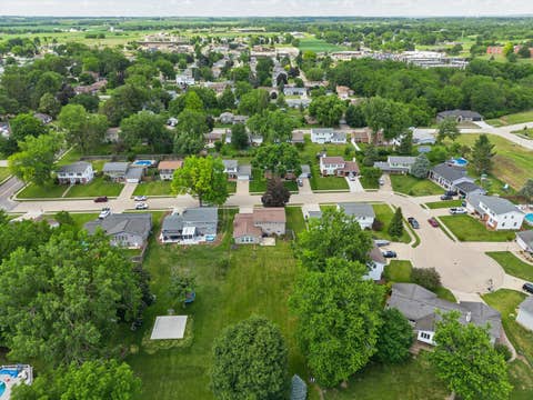 Tiny photo for 1025 8th Avenue N, Clinton, IA 52732 (MLS # 12675641)