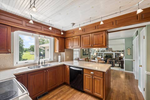 Tiny photo for 1025 8th Avenue N, Clinton, IA 52732 (MLS # 12675641)